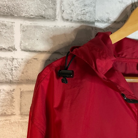 WDW Walt Disney World Unisex Hooded Windbreaker Jacket Red Size XL - Picture 7 of 13